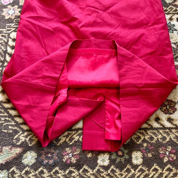 *NWT* Red V-Neck Sleeveless Fitted Dress - Made in Canada - XXS - Picture 10 of 16